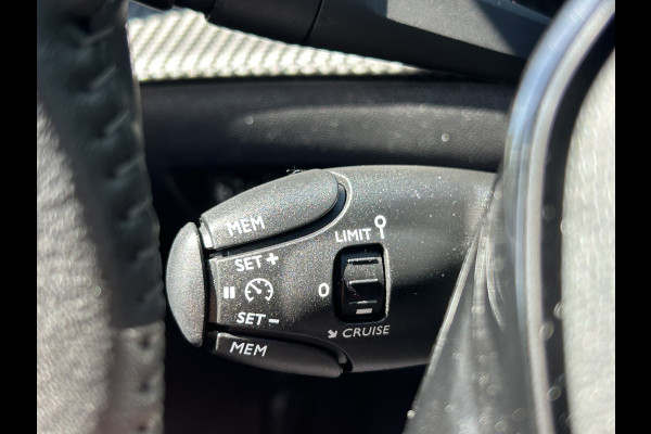 Peugeot 208 BWJ 12-2022 | 1.2 75PK Active Pack | ELEK. AIRCO | NAVI | CARPLAY | LICHTMETAAL | PDC | CRUISE |