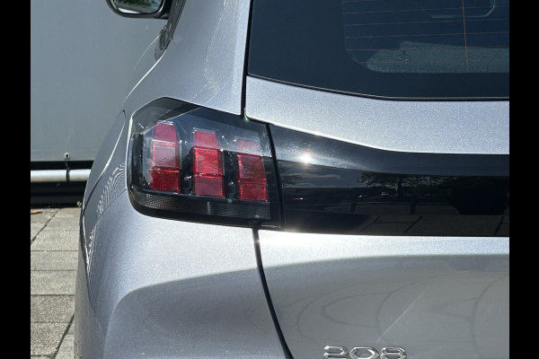 Peugeot 208 BWJ 12-2022 | 1.2 75PK Active Pack | ELEK. AIRCO | NAVI | CARPLAY | LICHTMETAAL | PDC | CRUISE |