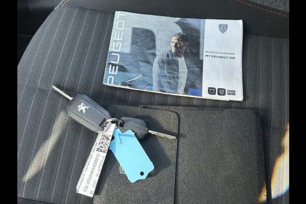 Peugeot 208 BWJ 12-2022 | 1.2 75PK Active Pack | ELEK. AIRCO | NAVI | CARPLAY | LICHTMETAAL | PDC | CRUISE |
