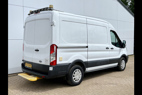 Ford Transit 2.0 TDCI 130PK L2H2 Airco Cruise Control Parkeersensoren Stoelverwarming Zwaailampen Kastwand Inbouw