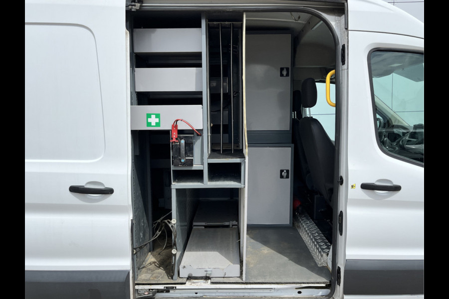 Ford Transit 2.0 TDCI 130PK L2H2 Airco Cruise Control Parkeersensoren Stoelverwarming Zwaailampen Kastwand Inbouw