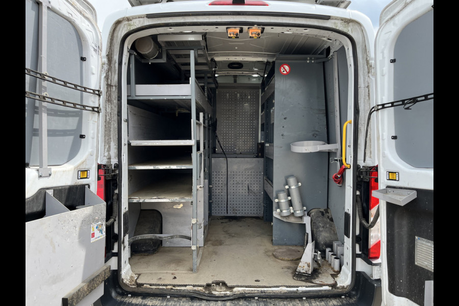 Ford Transit 2.0 TDCI 130PK L2H2 Airco Cruise Control Parkeersensoren Stoelverwarming Zwaailampen Kastwand Inbouw