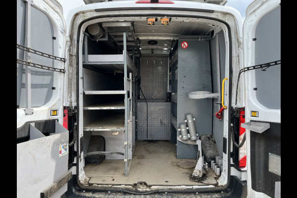 Ford Transit 2.0 TDCI 130PK L2H2 Airco Cruise Control Parkeersensoren Stoelverwarming Zwaailampen Kastwand Inbouw