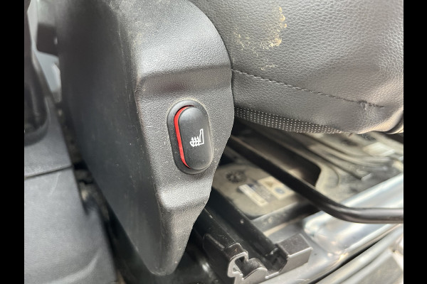 Ford Transit 2.0 TDCI 130PK L2H2 Airco Cruise Control Parkeersensoren Stoelverwarming Zwaailampen Kastwand Inbouw