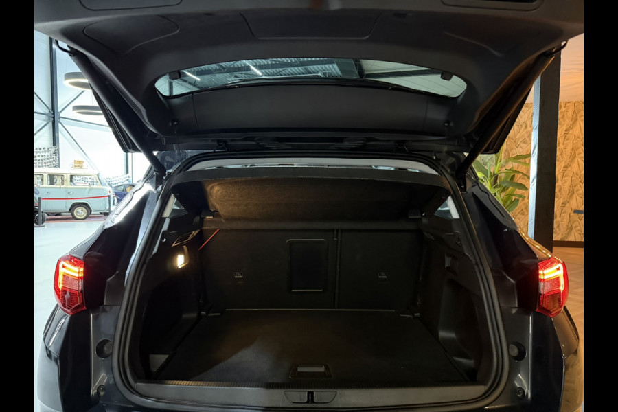 Opel Grandland X 1.2 Turbo Innovation | NAP | NL-auto | Unieke kleur | Camera | CarPlay | LED | Elek. Achterklep | Rijklaar