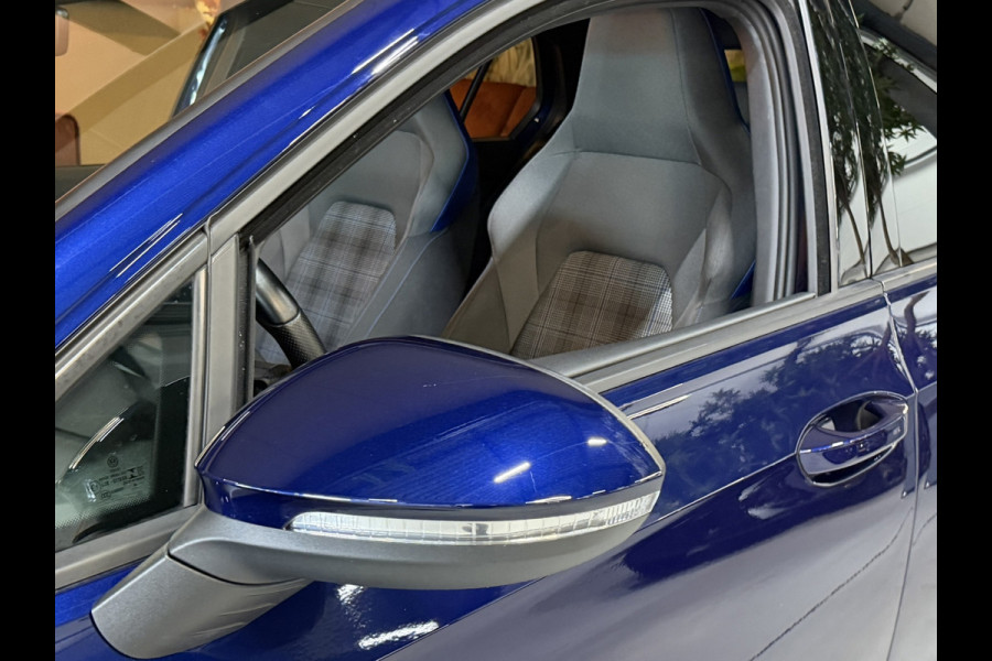 Volkswagen Golf 8 GTE | 245pk | Plug-in Hybrid | Pano | IQ.Light | IQ.Drive | Head-up | Elektrische Trekhaak | Rijklaar