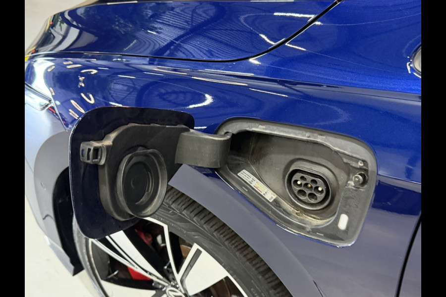 Volkswagen Golf 8 GTE | 245pk | Plug-in Hybrid | Pano | IQ.Light | IQ.Drive | Head-up | Elektrische Trekhaak | Rijklaar