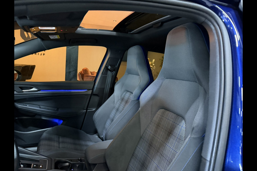 Volkswagen Golf 8 GTE | 245pk | Plug-in Hybrid | Pano | IQ.Light | IQ.Drive | Head-up | Elektrische Trekhaak | Rijklaar