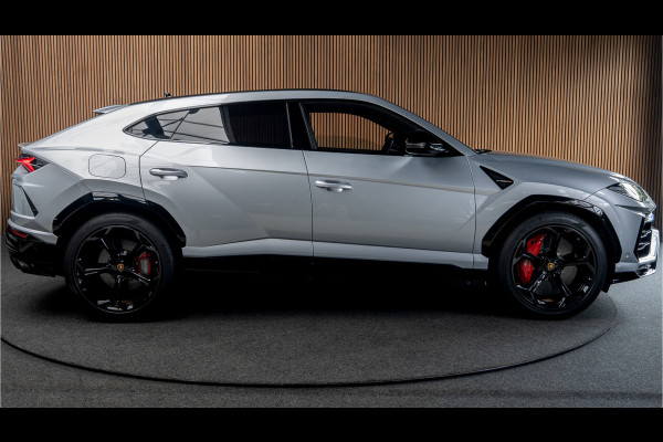 Lamborghini Urus 4.0 V8 HUD Leder Ceramic B&O 360° Massage ACC Alcantara hemel Elektr. achterklep Elektr. verstelbare stoelen met memory Stoel & Stuurverwarming Navi PDC Climate LM velgen