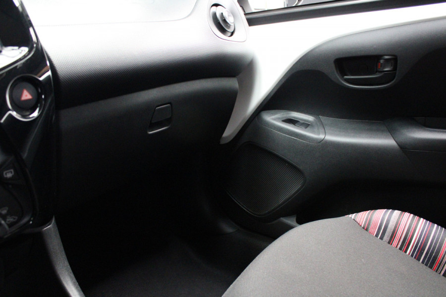 Citroën C1 1.0 VTi Feel Navi LED Airco Cruise Control Stoelverwarming Camera