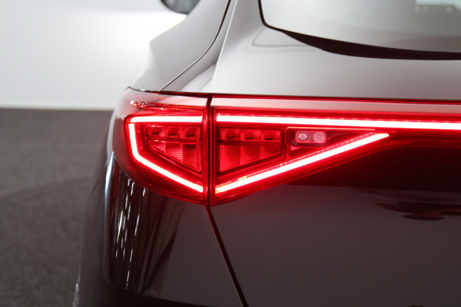 CUPRA Formentor 1.4 e-Hybrid 204 PK Performance PHEV, Panoramadak, Camera, Adap. Cruise Control