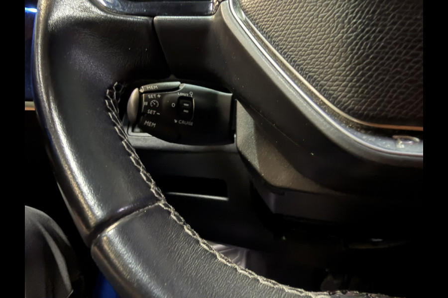Peugeot 3008 1.6 e-THP Allure | Automaat | Digitale Cockpit | Keyless | CarPlay | Navi | Sfeerverlichting | LED | Rijklaar