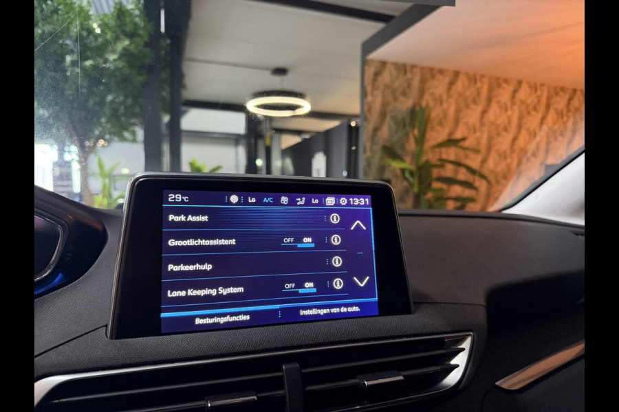 Peugeot 3008 1.6 e-THP Allure | Automaat | Digitale Cockpit | Keyless | CarPlay | Navi | Sfeerverlichting | LED | Rijklaar