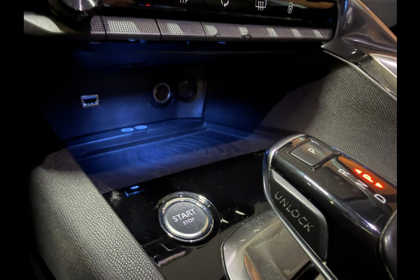 Peugeot 3008 1.6 e-THP Allure | Automaat | Digitale Cockpit | Keyless | CarPlay | Navi | Sfeerverlichting | LED | Rijklaar