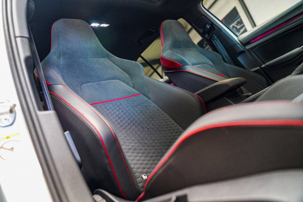 Volkswagen Golf 2.0 TSI GTI | Stuurwiel verwarming | Lane Assist | Clubsport | Camera
