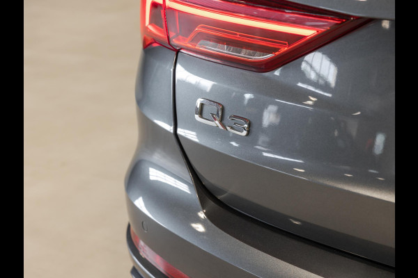 Audi Q3 35 TFSI 2x S-Line Edition / 150pk / Dodehoek herkenning /