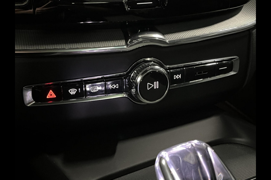 Volvo XC60 2.0 T6 Plug-in hybrid AWD Plus Dark Open dak | Adapt. Cruise | 360 camera | Stuur-/stoelverwarming | Harman Kardon | Memory