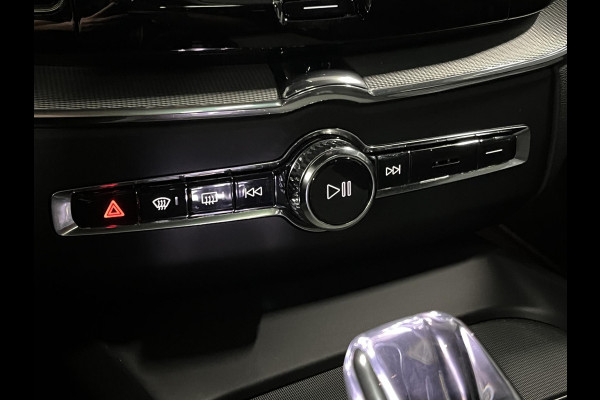 Volvo XC60 2.0 T6 Plug-in hybrid AWD Plus Dark Open dak | Adapt. Cruise | 360 camera | Stuur-/stoelverwarming | Harman Kardon | Memory