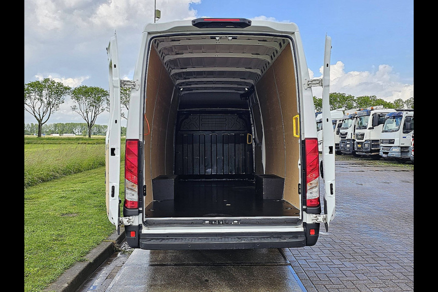Iveco Daily 35S18 3.0L Aut Led Navi Cruise Clima Camera