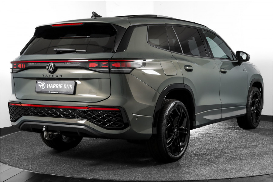 Volkswagen Tayron 1.5 eHybrid 272 PK R-Line Edition | Black Style | 15 inch Navi | Elek. Trekhaak | IQ Light | HUD | S/K-Panodak | Dig. Cockpit | Adapt. Cruise | Stoel-+Stuurverw. | 360 Camera | NAV + App. Connect | ECC | Elek. Klep | LM 20" | 9286