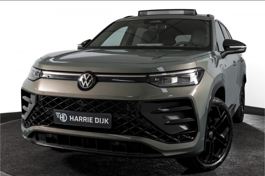 Volkswagen Tayron 1.5 eHybrid 272 PK R-Line Edition | Black Style | 15 inch Navi | Elek. Trekhaak | IQ Light | HUD | S/K-Panodak | Dig. Cockpit | Adapt. Cruise | Stoel-+Stuurverw. | 360 Camera | NAV + App. Connect | ECC | Elek. Klep | LM 20" | 9286