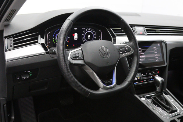 Volkswagen Passat Variant 1.4 TSI PHEV GTE 218 PK BNS, Trekhaak, Groot-Navigatie, Leder-Alcantara, 360 Camera