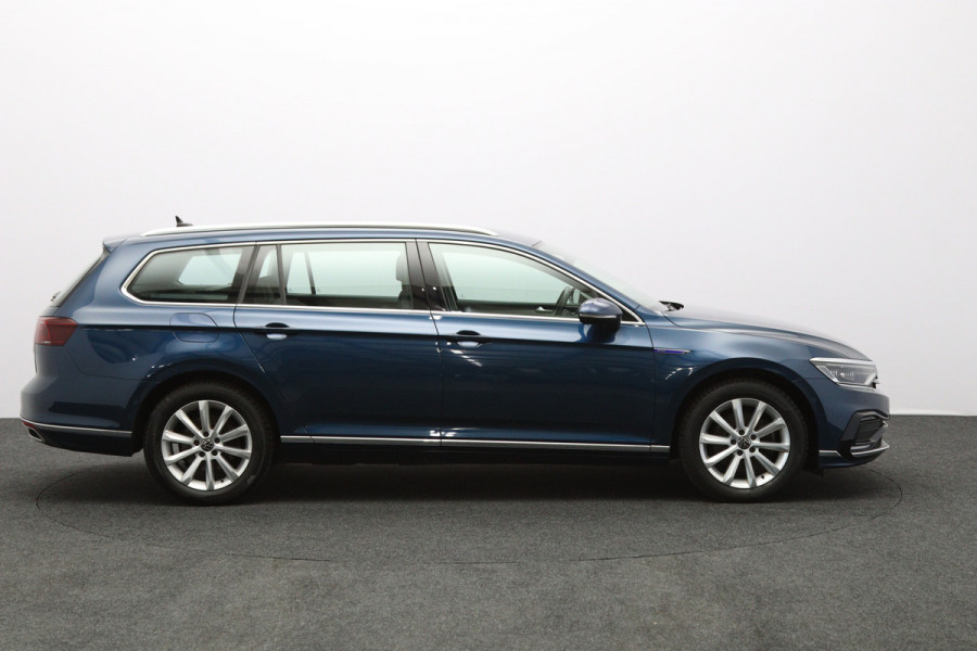 Volkswagen Passat Variant 1.4 TSI PHEV GTE 218 PK BNS, Trekhaak, Groot-Navigatie, Leder-Alcantara, 360 Camera