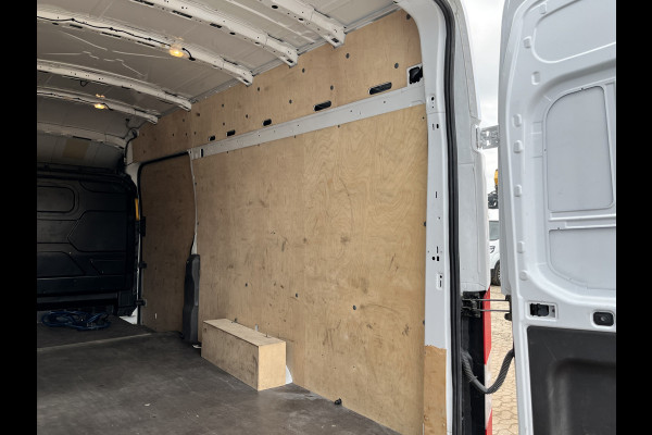 Ford E-Transit 75 kWh 184PK L4H3 334km WLTP 95,6% (SOH) BEV Snelladen Cruise control Carplay Climate control Laadkabel Camera Parkeersensoren V+A Stoelverwarming