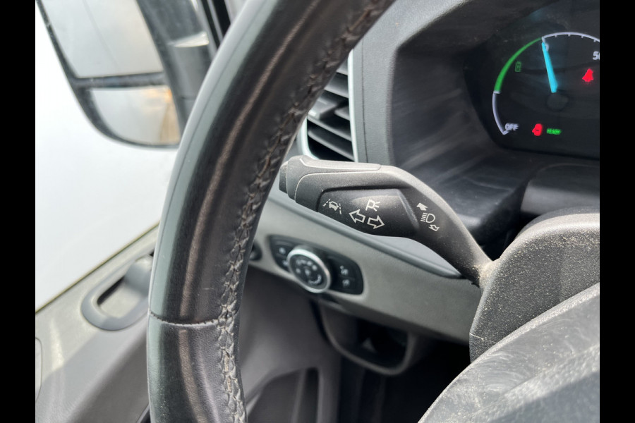 Ford E-Transit 75 kWh 184PK L4H3 334km WLTP 95,6% (SOH) BEV Snelladen Cruise control Carplay Climate control Laadkabel Camera Parkeersensoren V+A Stoelverwarming