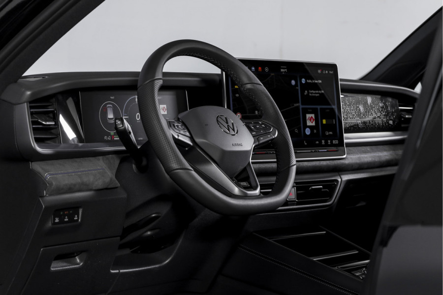 Volkswagen Tayron 1.5 eHybrid 272 PK R-Line Edition | Black Style | 15 inch Navi | Elek. Trekhaak | IQ Light | HUD | S/K-Panodak | Dig. Cockpit | Adapt. Cruise | Stoel-+Stuurverw. | 360 Camera | NAV + App. Connect | ECC | Elek. Klep | LM 20" | 9392