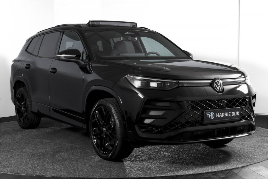 Volkswagen Tayron 1.5 eHybrid 272 PK R-Line Edition | Black Style | 15 inch Navi | Elek. Trekhaak | IQ Light | HUD | S/K-Panodak | Dig. Cockpit | Adapt. Cruise | Stoel-+Stuurverw. | 360 Camera | NAV + App. Connect | ECC | Elek. Klep | LM 20" | 9392