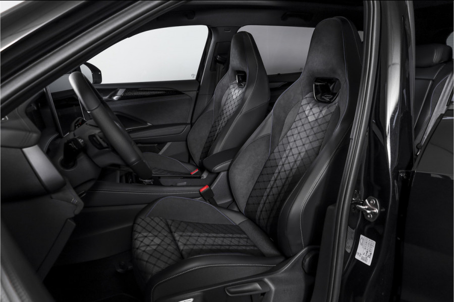 Volkswagen Tayron 1.5 eHybrid 272 PK R-Line Edition | Black Style | 15 inch Navi | Elek. Trekhaak | IQ Light | HUD | S/K-Panodak | Dig. Cockpit | Adapt. Cruise | Stoel-+Stuurverw. | 360 Camera | NAV + App. Connect | ECC | Elek. Klep | LM 20" | 9294