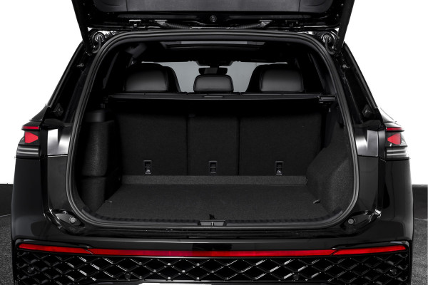 Volkswagen Tayron 1.5 eHybrid 272 PK R-Line Edition | Black Style | 15 inch Navi | Elek. Trekhaak | IQ Light | HUD | S/K-Panodak | Dig. Cockpit | Adapt. Cruise | Stoel-+Stuurverw. | 360 Camera | NAV + App. Connect | ECC | Elek. Klep | LM 20" | 9294