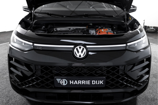 Volkswagen Tayron 1.5 eHybrid 272 PK R-Line Edition | Black Style | 15 inch Navi | Elek. Trekhaak | IQ Light | HUD | S/K-Panodak | Dig. Cockpit | Adapt. Cruise | Stoel-+Stuurverw. | 360 Camera | NAV + App. Connect | ECC | Elek. Klep | LM 20" | 9294