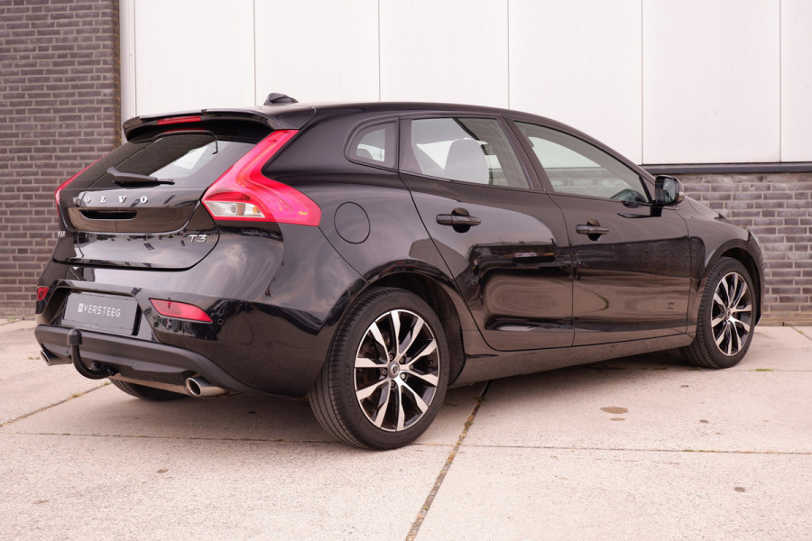 Volvo V40 1.5 T3 Dynamic Edition | Trekhaak | LED | Navi | Climate | Cruise | Stoelverwarming