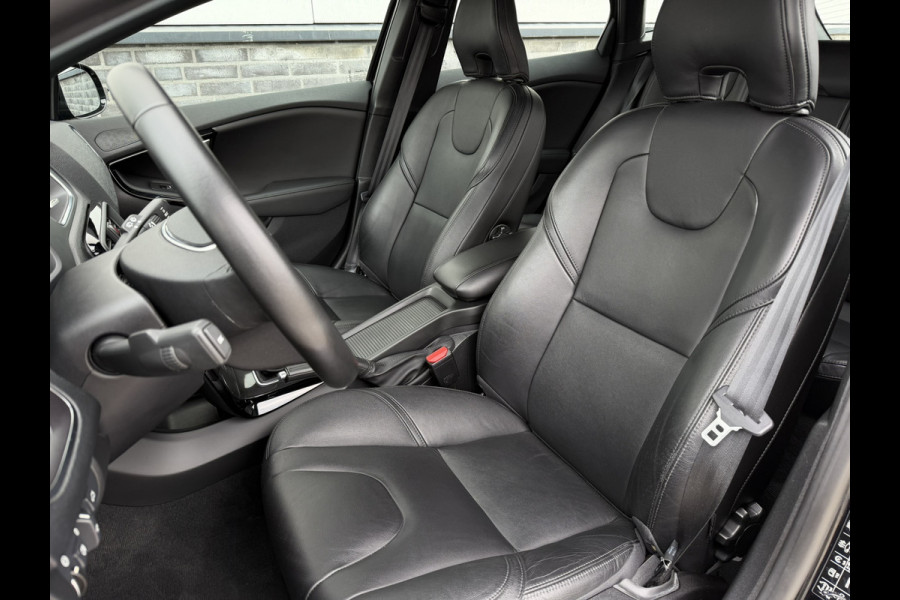 Volvo V40 1.5 T3 Dynamic Edition | Trekhaak | LED | Navi | Climate | Cruise | Stoelverwarming