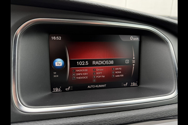 Volvo V40 1.5 T3 Dynamic Edition | Trekhaak | LED | Navi | Climate | Cruise | Stoelverwarming
