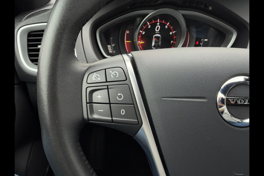 Volvo V40 1.5 T3 Dynamic Edition | Trekhaak | LED | Navi | Climate | Cruise | Stoelverwarming