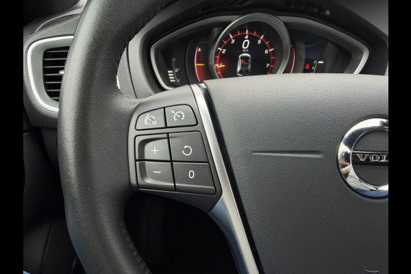 Volvo V40 1.5 T3 Dynamic Edition | Trekhaak | LED | Navi | Climate | Cruise | Stoelverwarming