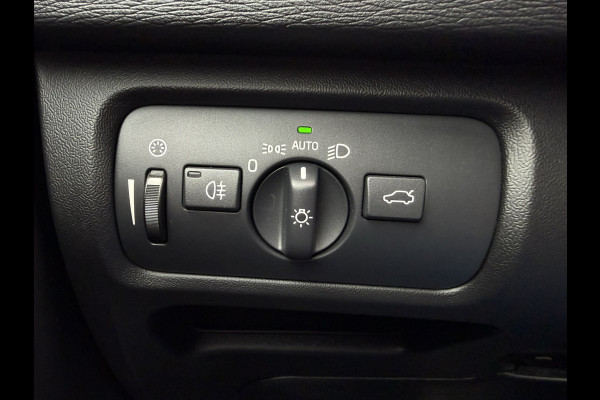 Volvo V40 1.5 T3 Dynamic Edition | Trekhaak | LED | Navi | Climate | Cruise | Stoelverwarming