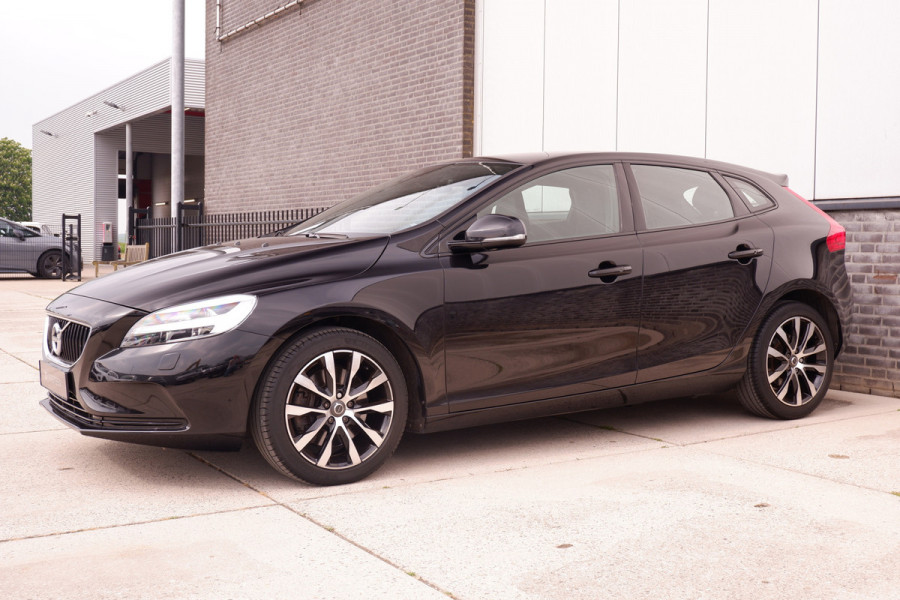 Volvo V40 1.5 T3 Dynamic Edition | Trekhaak | LED | Navi | Climate | Cruise | Stoelverwarming