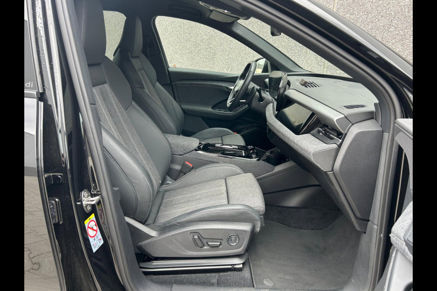 Audi Q6 e-tron S edition 100 kWh | 360° CAMERA | LUCHTVERING | SPORTSTOELEN | STOELVERWARM ACHTER | APK T/M 13-8-2028 | NIEUWSTAAT