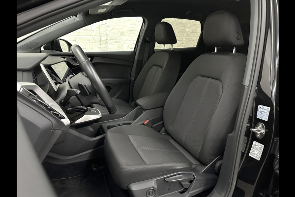 Audi Q4 e-tron 45 Quattro S-Line 77 / 82 kWh | ACC | Matrix-LED | Keyless-Entry | Standkachel | Carplay | 27150,= exc. btw | Lane Assist | 3-Zone Clima | Stoelverwarming | Getint Glas | Autom. Parkeren | Virtual Cockpit |