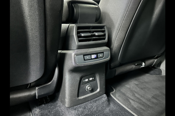 Audi Q4 e-tron 45 Quattro S-Line 77 / 82 kWh | ACC | Matrix-LED | Keyless-Entry | Standkachel | Carplay | 27150,= exc. btw | Lane Assist | 3-Zone Clima | Stoelverwarming | Getint Glas | Autom. Parkeren | Virtual Cockpit |