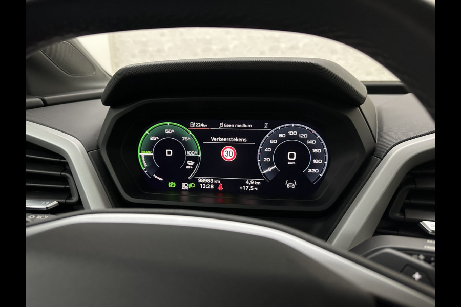 Audi Q4 e-tron 45 Quattro S-Line 77 / 82 kWh | ACC | Matrix-LED | Keyless-Entry | Standkachel | Carplay | 27150,= exc. btw | Lane Assist | 3-Zone Clima | Stoelverwarming | Getint Glas | Autom. Parkeren | Virtual Cockpit |