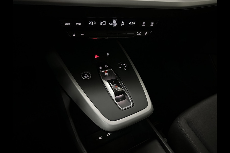 Audi Q4 e-tron 45 Quattro S-Line 77 / 82 kWh | ACC | Matrix-LED | Keyless-Entry | Standkachel | Carplay | 27150,= exc. btw | Lane Assist | 3-Zone Clima | Stoelverwarming | Getint Glas | Autom. Parkeren | Virtual Cockpit |