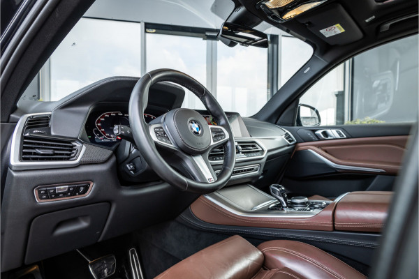 BMW X5 M50i Executive - Grijs Kenteken | M Sport | Panorama | Memory | 360 Camera