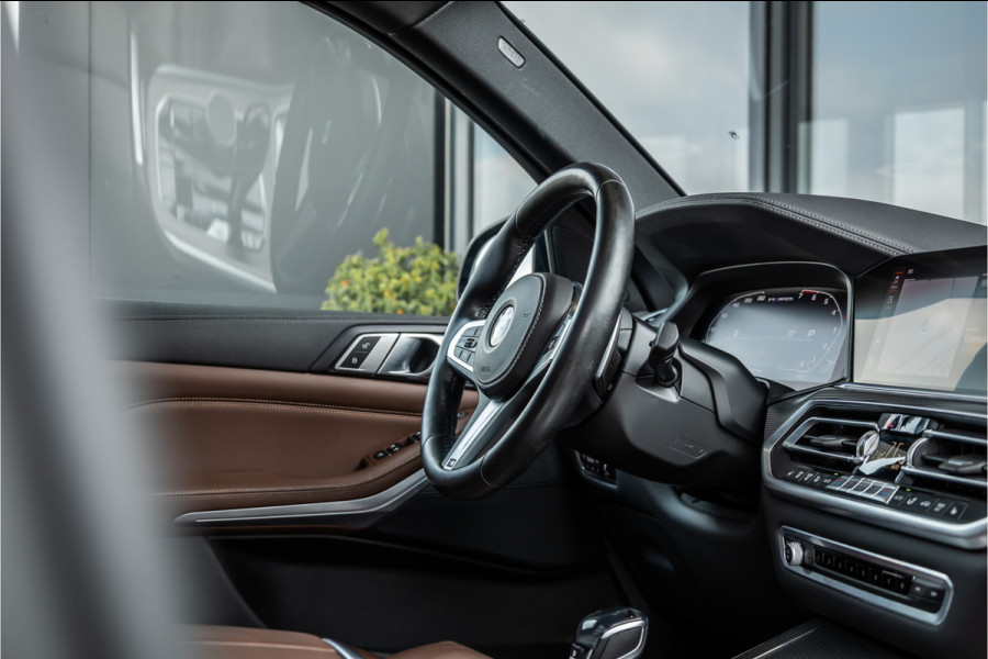 BMW X5 M50i Executive - Grijs Kenteken | M Sport | Panorama | Memory | 360 Camera