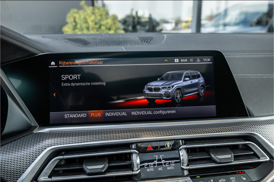 BMW X5 M50i Executive - Grijs Kenteken | M Sport | Panorama | Memory | 360 Camera