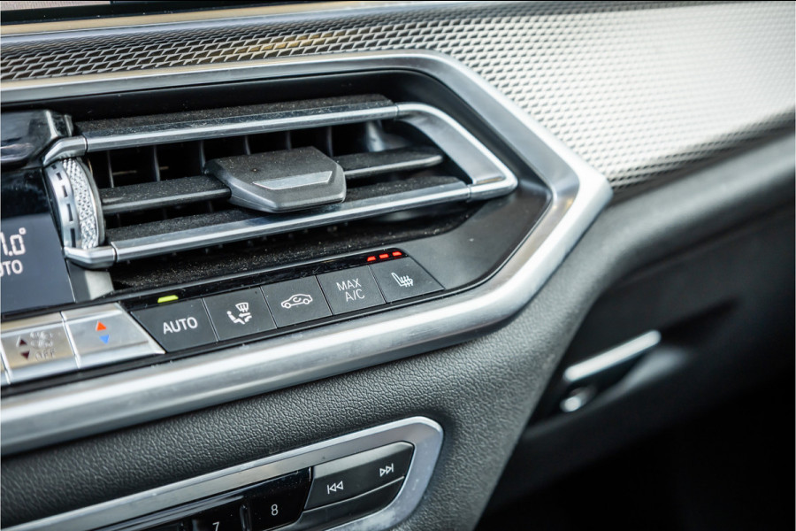 BMW X5 M50i Executive - Grijs Kenteken | M Sport | Panorama | Memory | 360 Camera